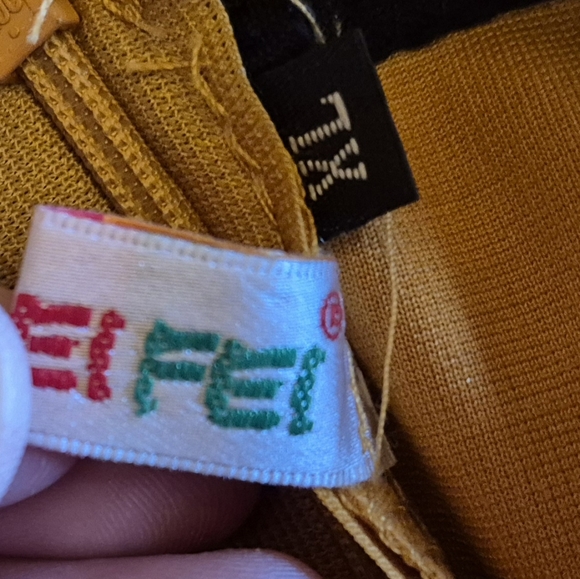 Colourblock Mod Dress - Picture 11 of 12